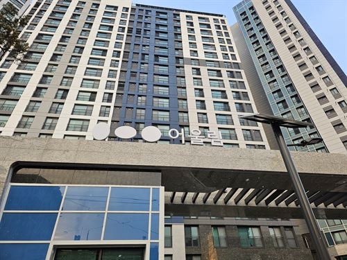작업을 마치고 나온 단지 앞. 눈이 내리고 있었습니다
